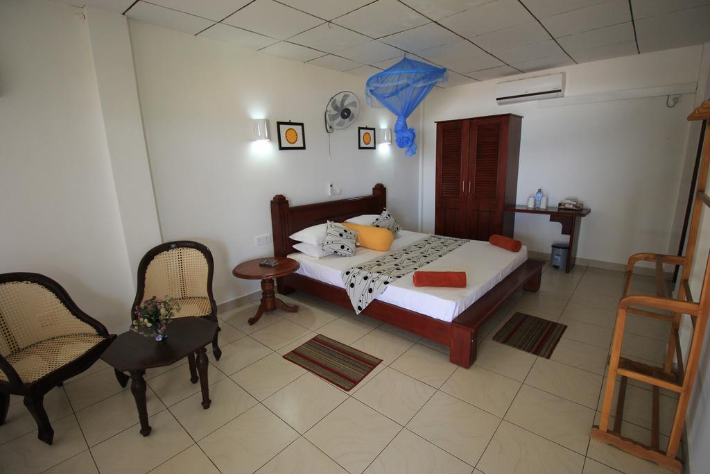 Ocean Of Life Ayurveda Hotel Индурува Номер фото